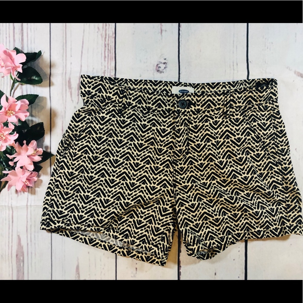 Girl size 14 shorts geometric print